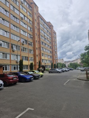 Дмитра Іващенка, 2 (г. Луцк, 55 мікрорайон) - Продається квартира, 105000 $ - АФНУ